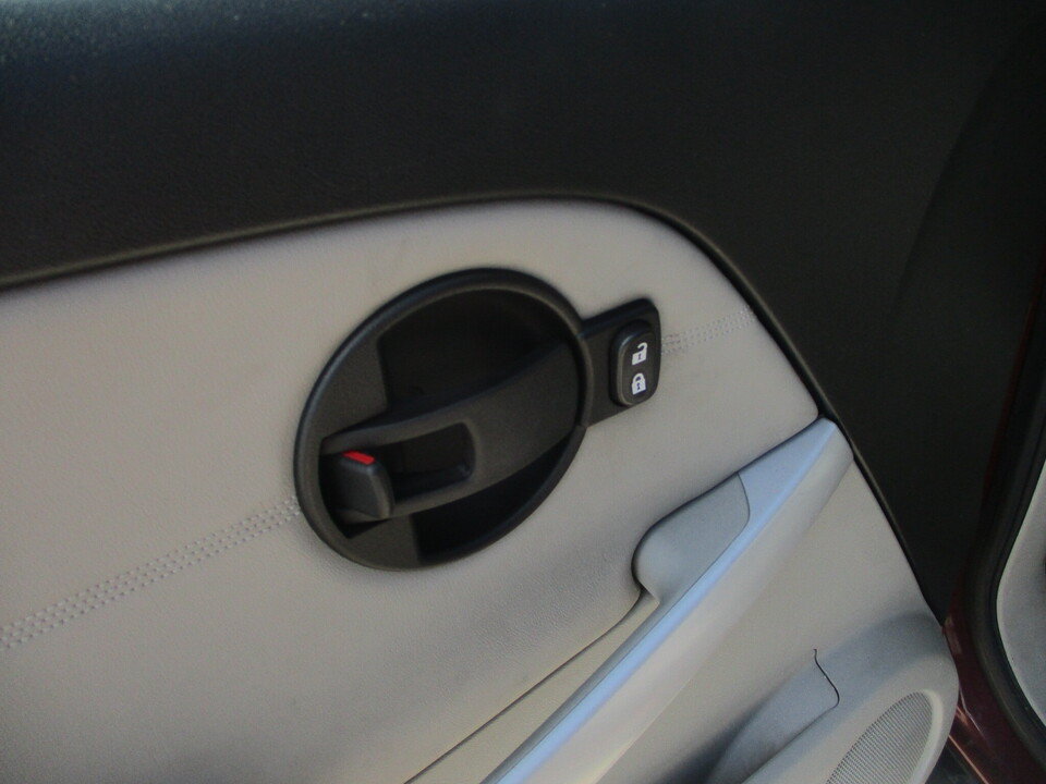 Used 2008 Chevrolet Equinox LT w/ LT Preferred Equipment Group AWD/4WD image 25
