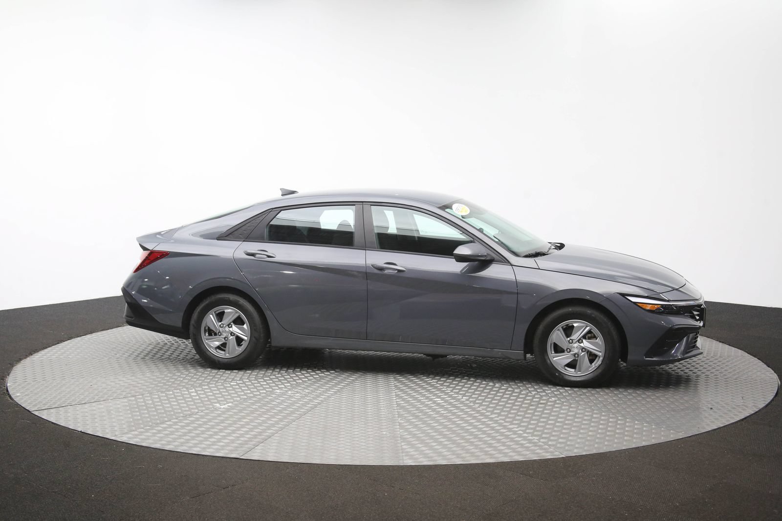 Used 2024 Hyundai Elantra SE FWD image 44