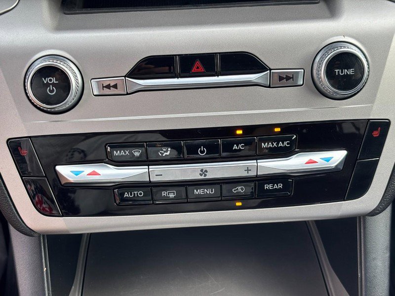 Used 2022 Ford Explorer XLT image 26