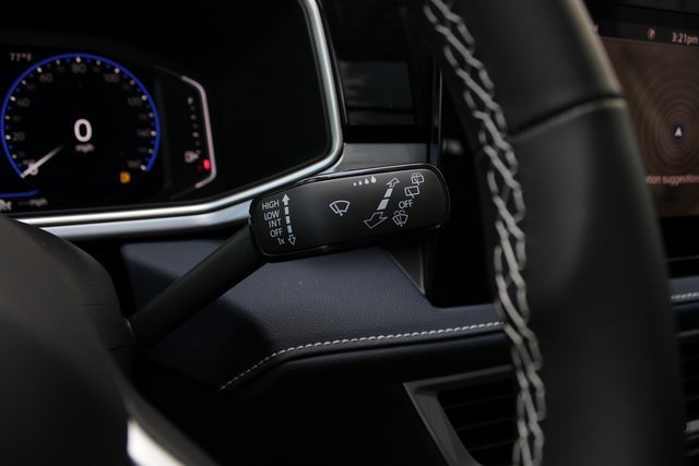 New 2025 Volkswagen Taos SEL image 14