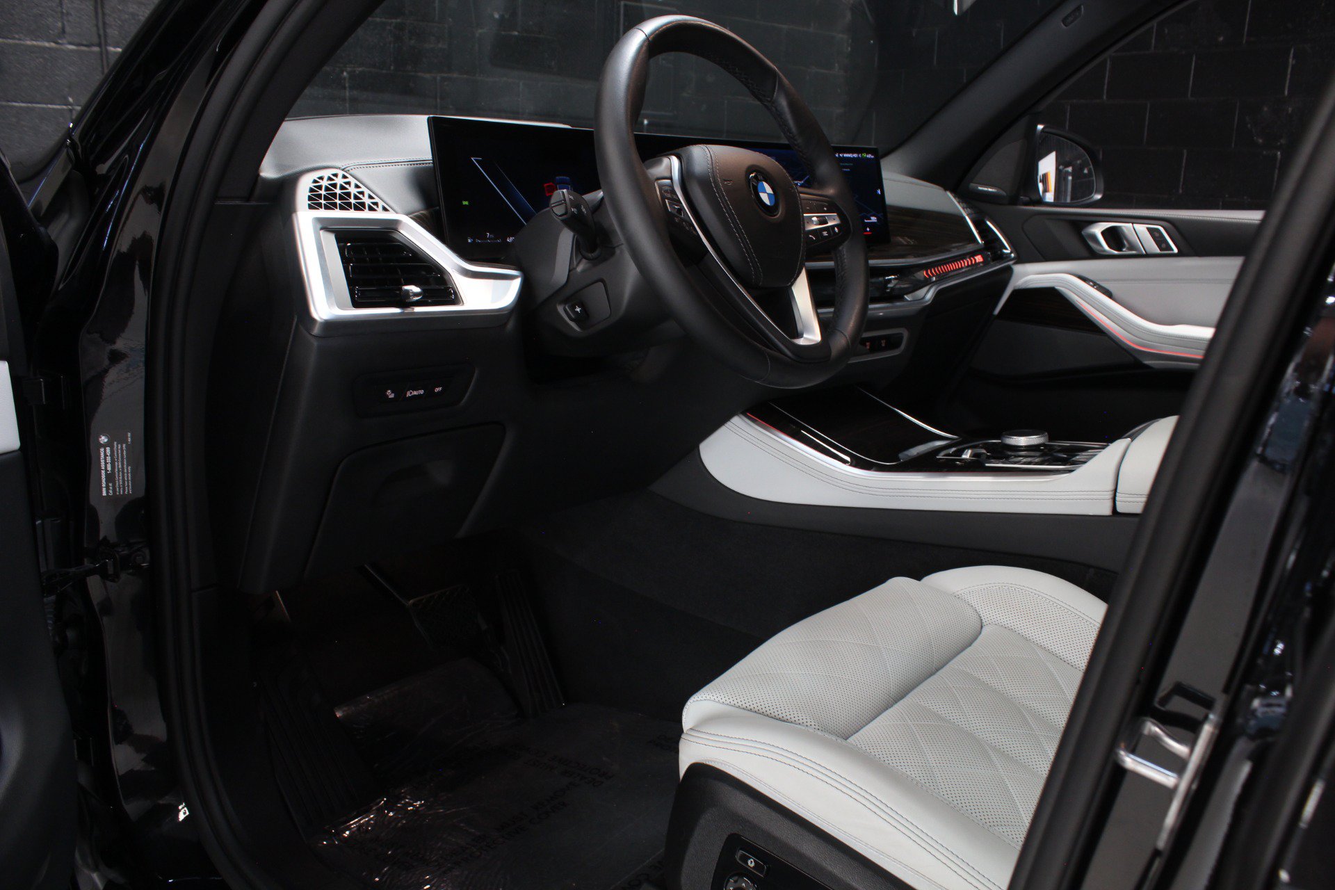 Used 2024 BMW X5 sDrive40i w/ Premium Package RWD image 31