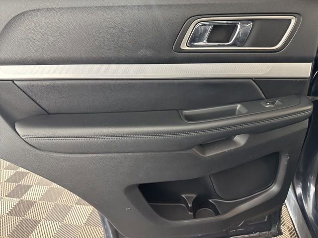 Used 2017 Ford Explorer XLT w/ Equipment Group 202A image 21