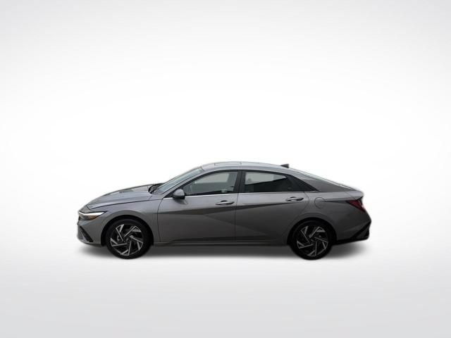 Used 2024 Hyundai Elantra Limited FWD image 6