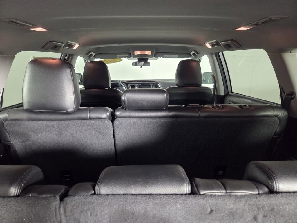 Used 2019 Toyota Highlander Plus FWD image 31