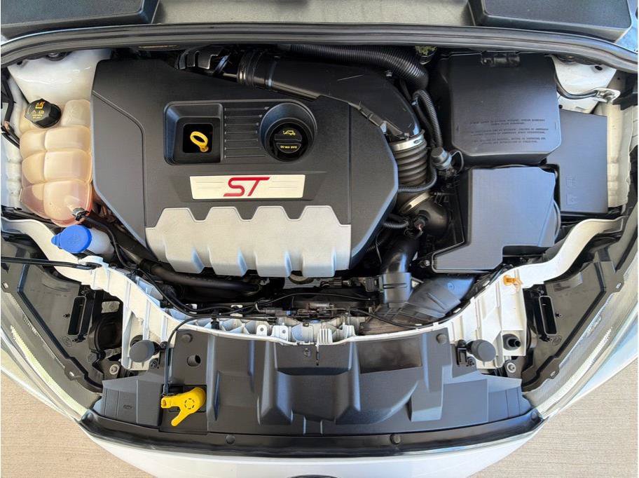 Used 2015 Ford Focus ST FWD image 31