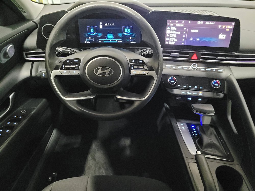 Used 2024 Hyundai Elantra SEL FWD image 22
