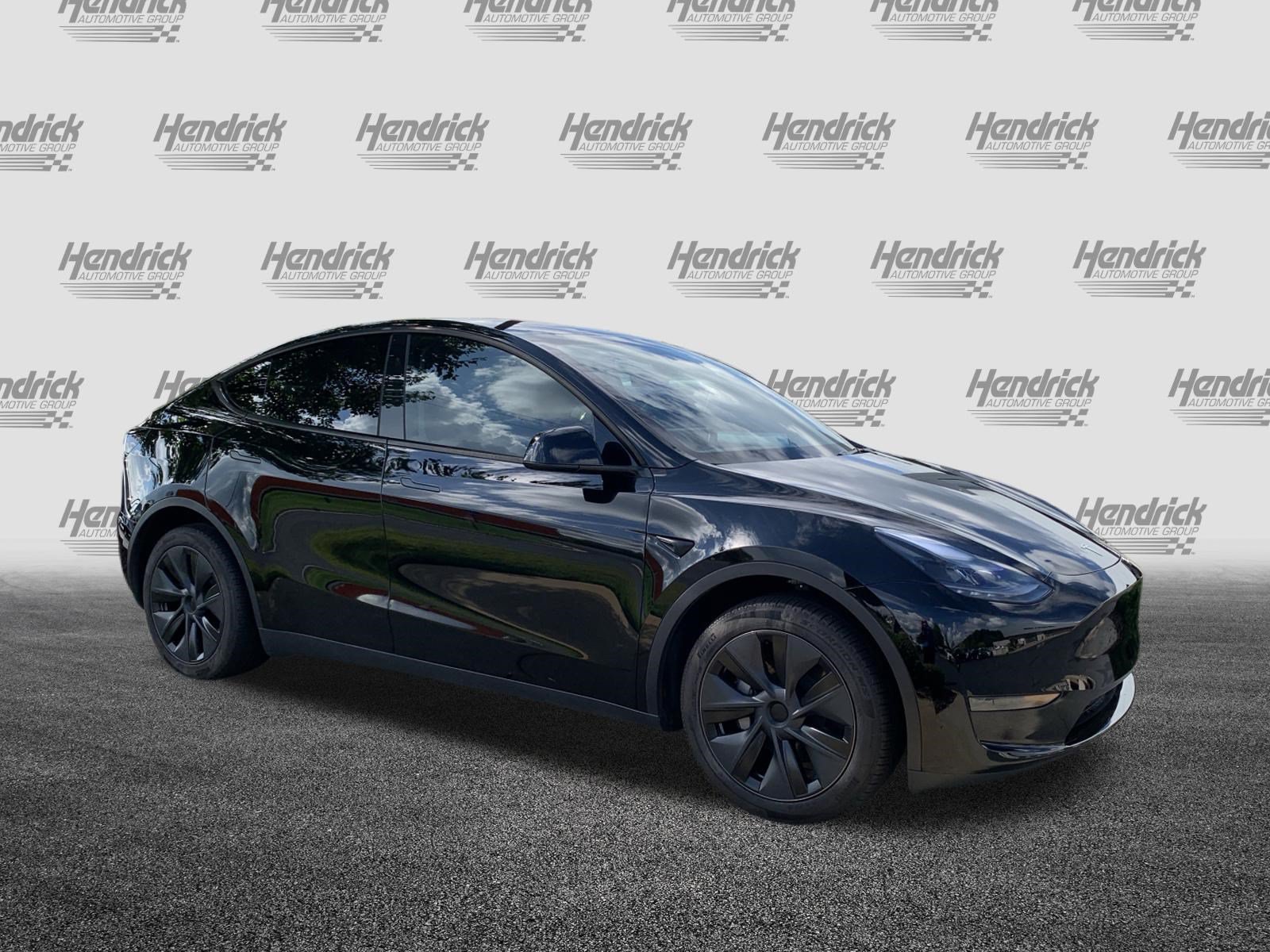 Used 2025 Tesla Model Y Long Range RWD image 2
