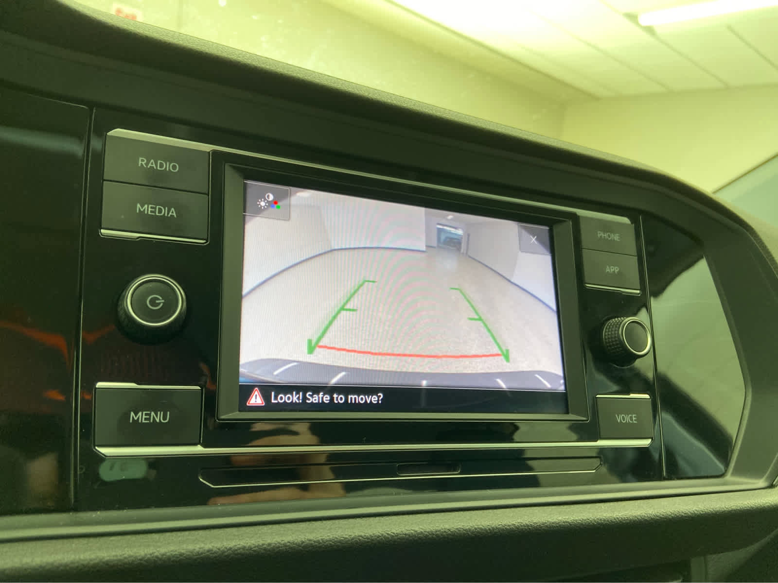 Used 2024 Volkswagen Jetta SE image 27