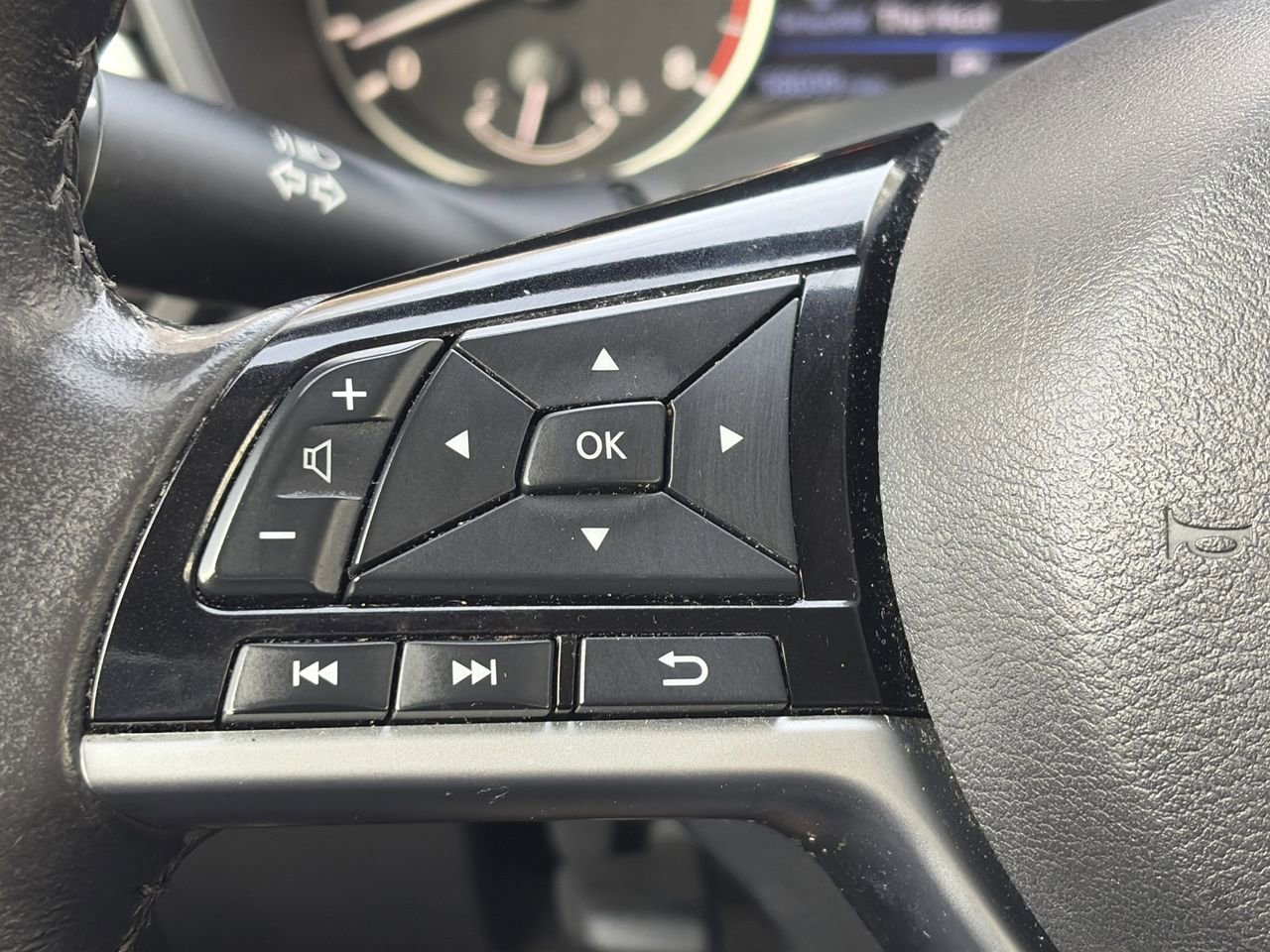 Used 2024 Nissan Altima 2.5 SV w/ SV Premium Package image 20