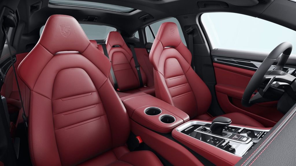 Certified 2023 Porsche Panamera 4 Platinum Edition image 5