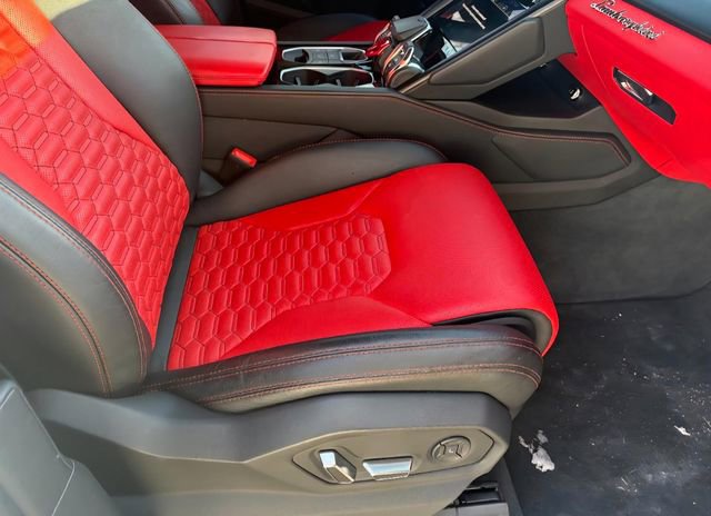Used 2022 Lamborghini Urus image 16