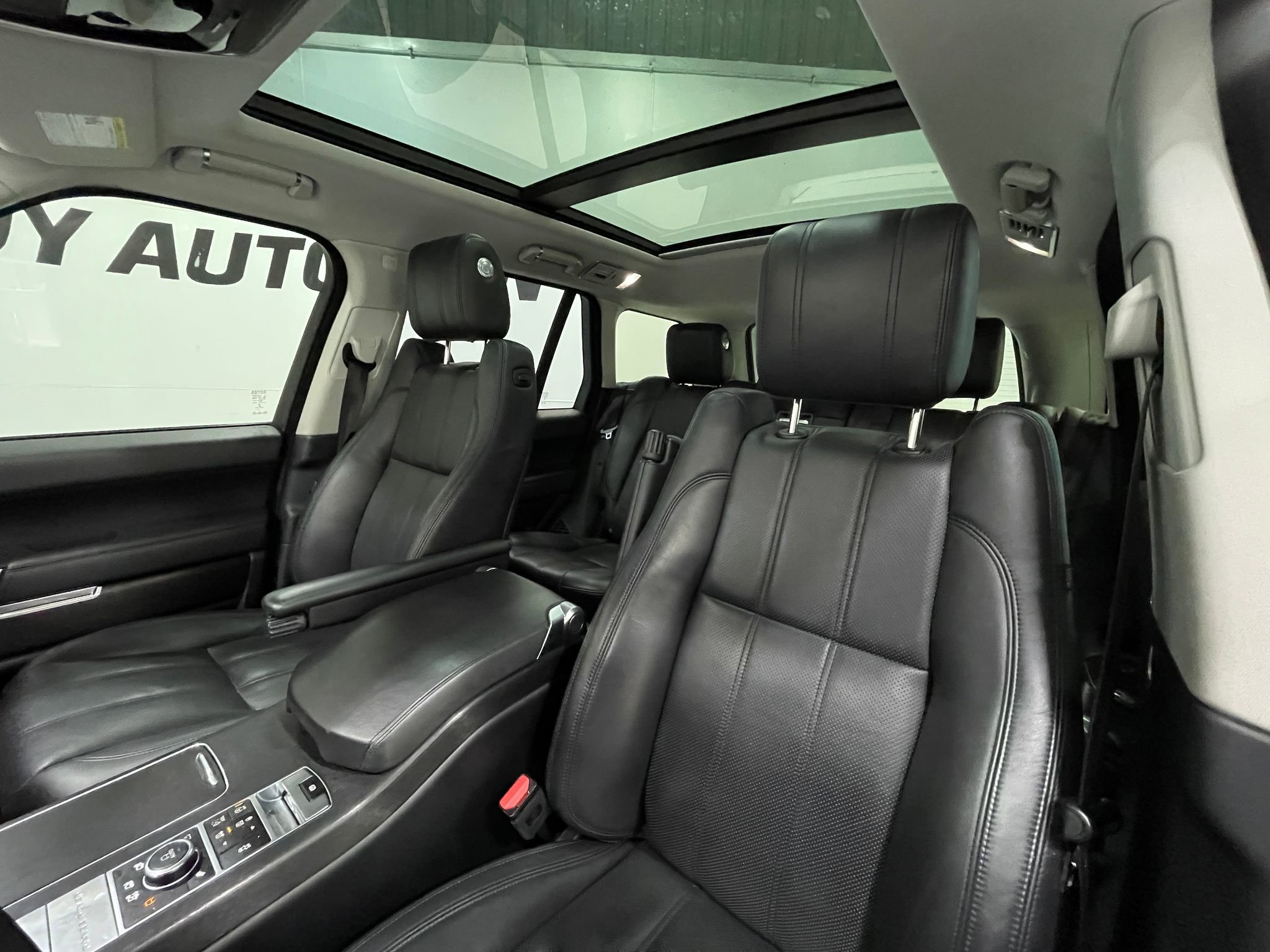 Used 2015 Land Rover Range Rover Supercharged AWD/4WD image 13