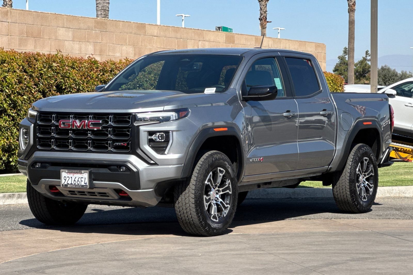 Certified 2025 GMC Canyon AT4 AWD/4WD image 8