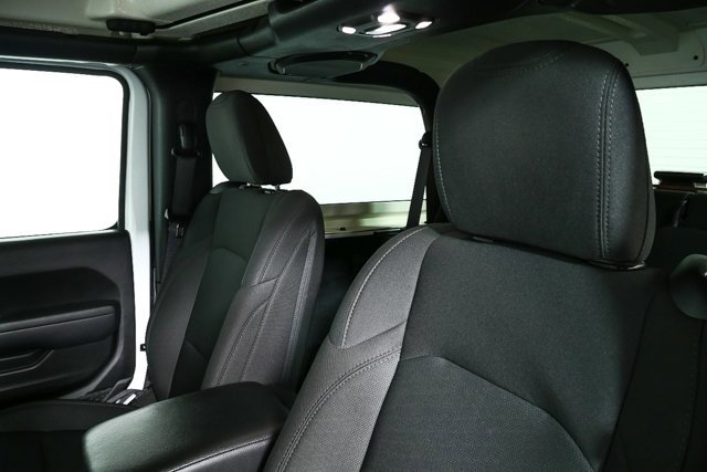 Used 2022 Jeep Wrangler Sport S image 5