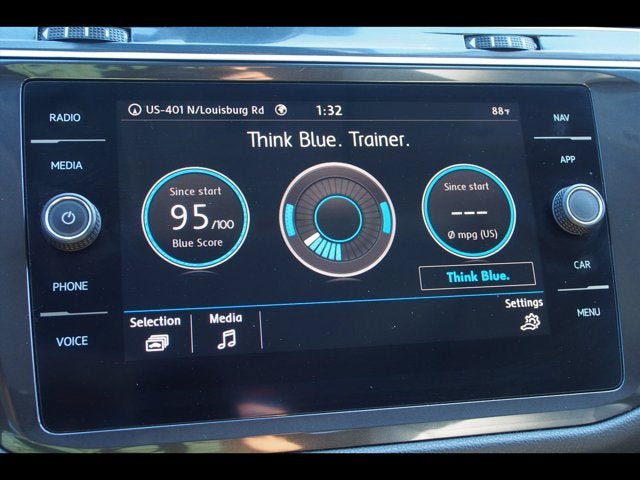 Used 2020 Volkswagen Tiguan SEL FWD image 31