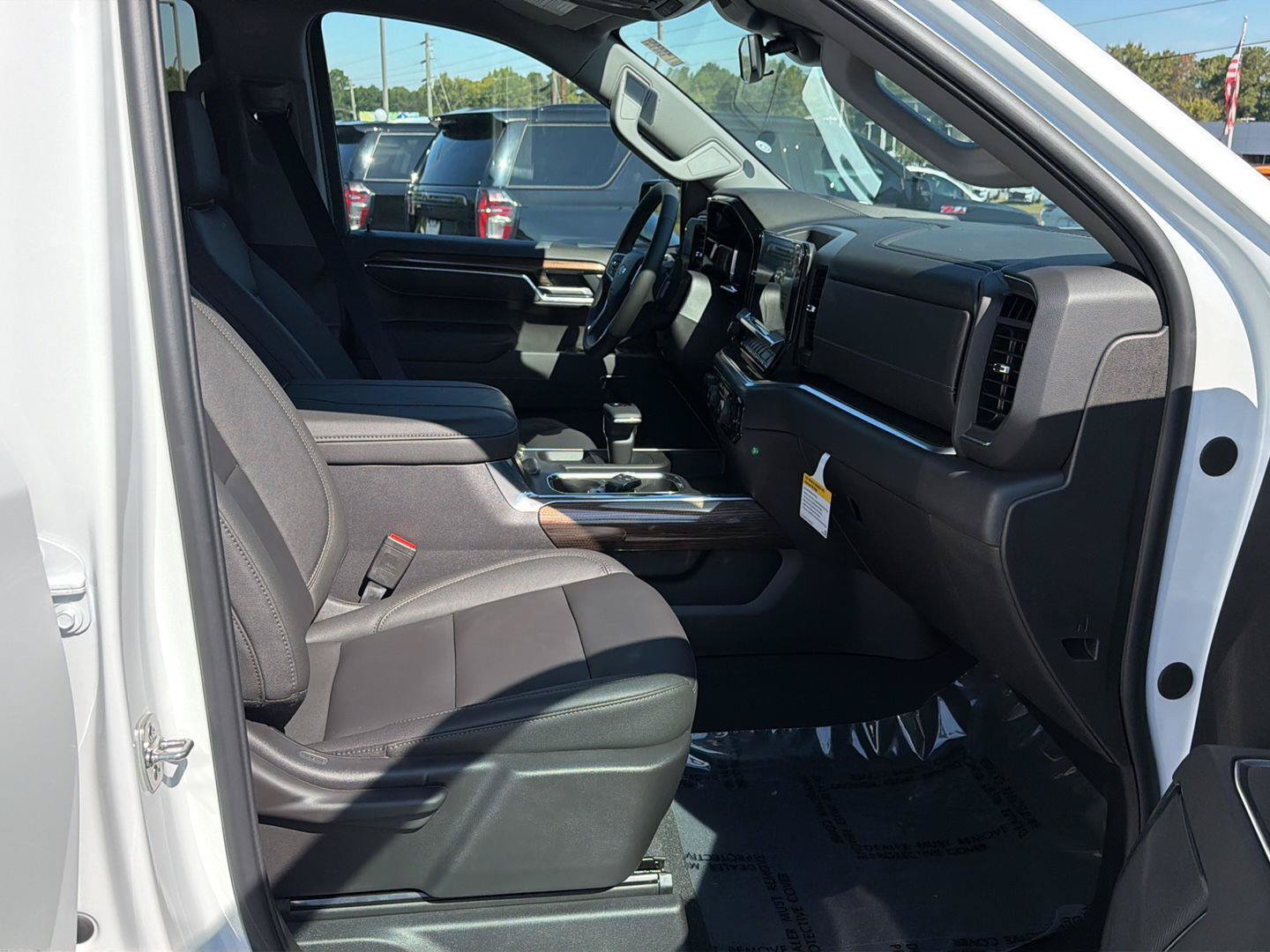 New 2026 Chevrolet Silverado 1500 LT w/ Leather Package RWD image 13