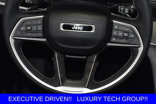 Used 2023 Jeep Grand Cherokee L Limited w/ Luxury Tech Group II AWD/4WD image 28