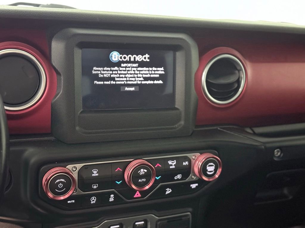 Used 2018 Jeep Wrangler Rubicon AWD/4WD image 12