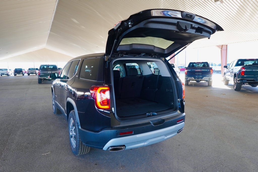 Used 2023 GMC Acadia SLE image 7