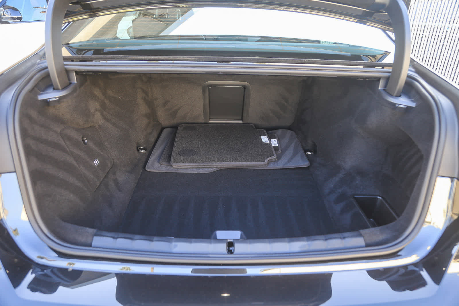 Used 2025 BMW i7 xDrive60 w/ Premium Package image 22