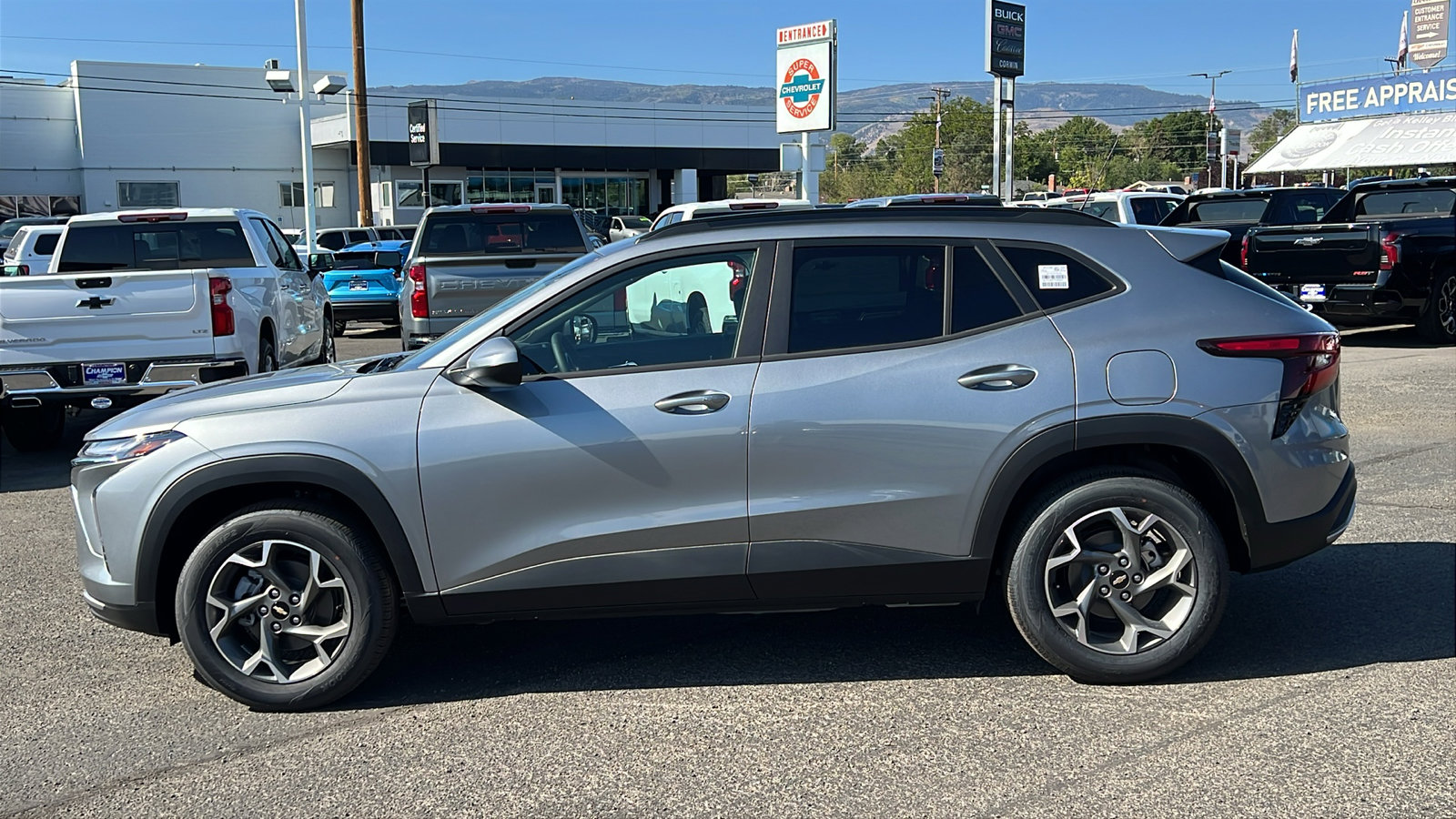 New 2026 Chevrolet Trax LT w/ Sunroof Package image 8