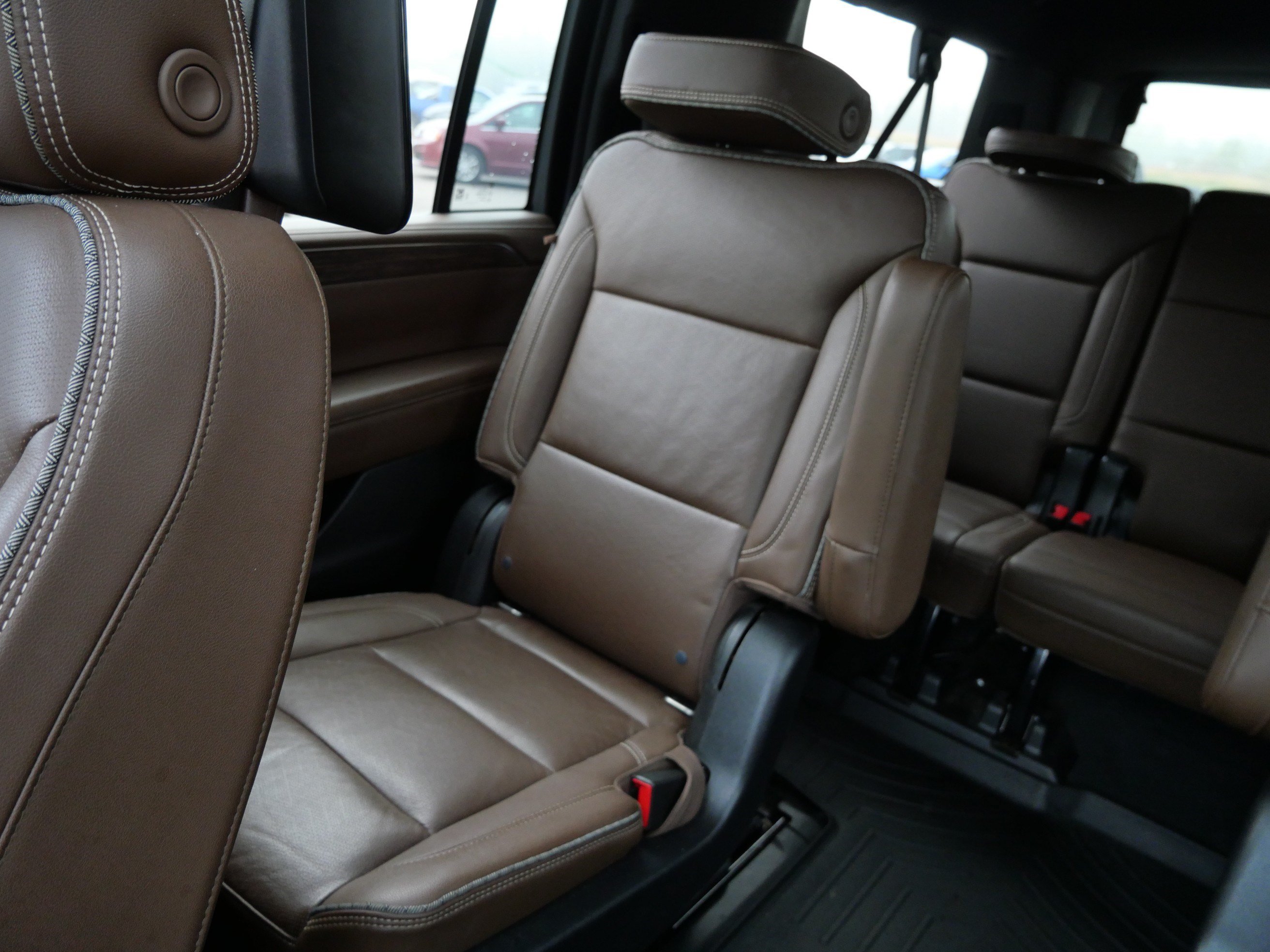 Certified 2021 Chevrolet Suburban High Country AWD/4WD image 12