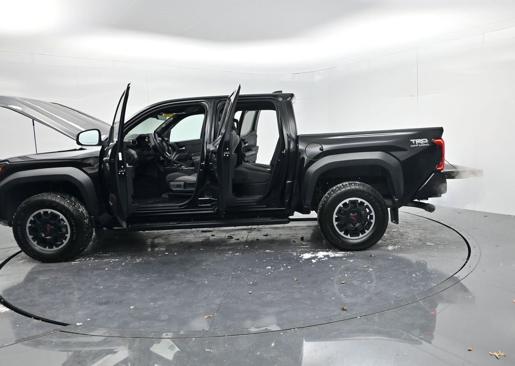 Used 2024 Toyota Tacoma TRD Off-Road image 55