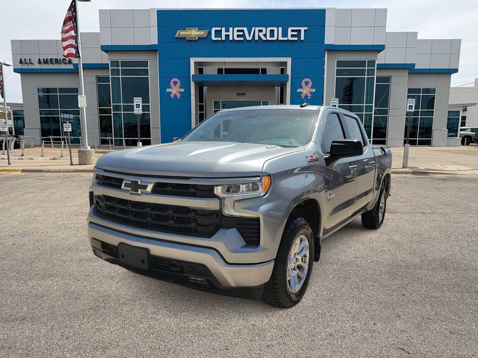 Used 2023 Chevrolet Silverado 1500 RST w/ Z71 Off-Road Package image 2