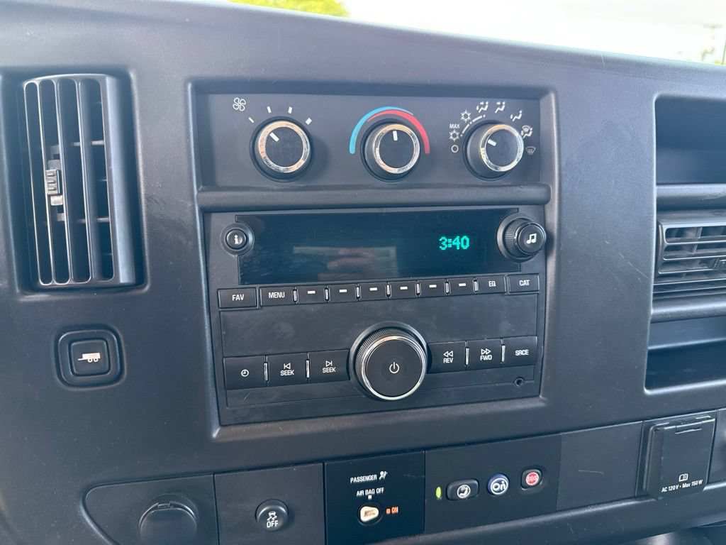 Used 2018 Chevrolet Express 3500 w/ Driver Convenience Package RWD image 30