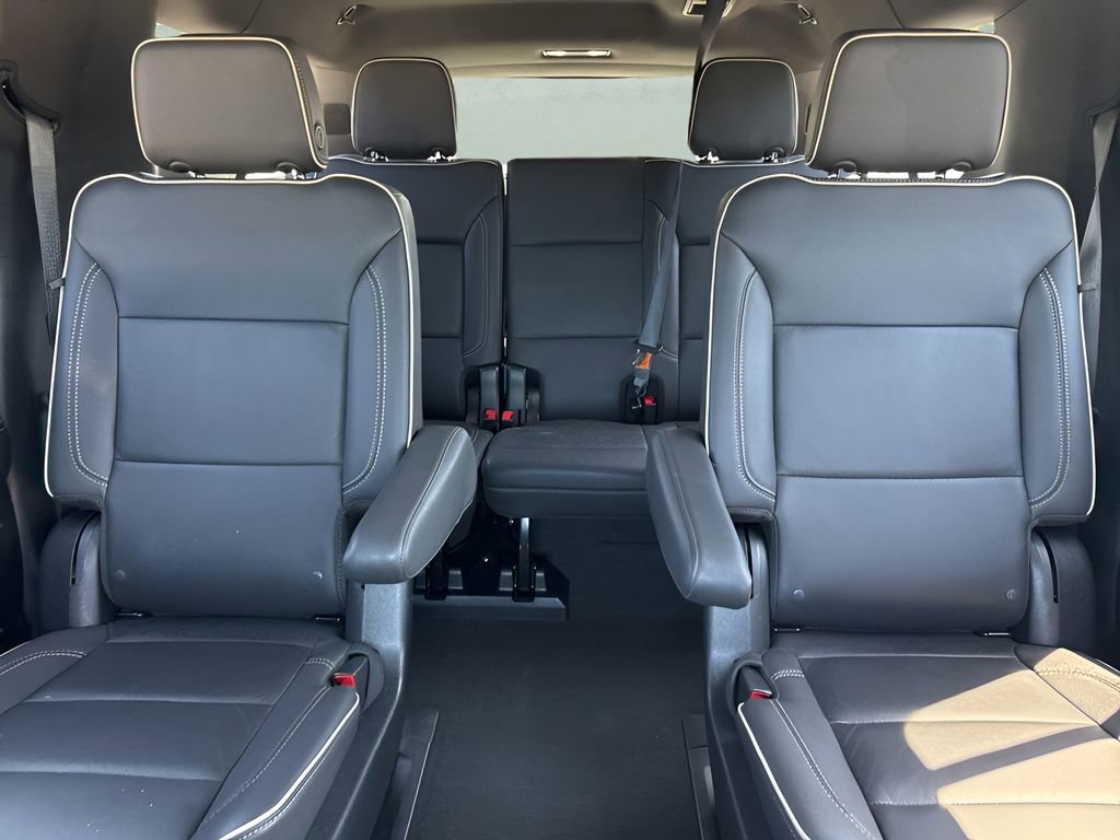 Used 2023 Chevrolet Suburban Premier AWD/4WD image 12