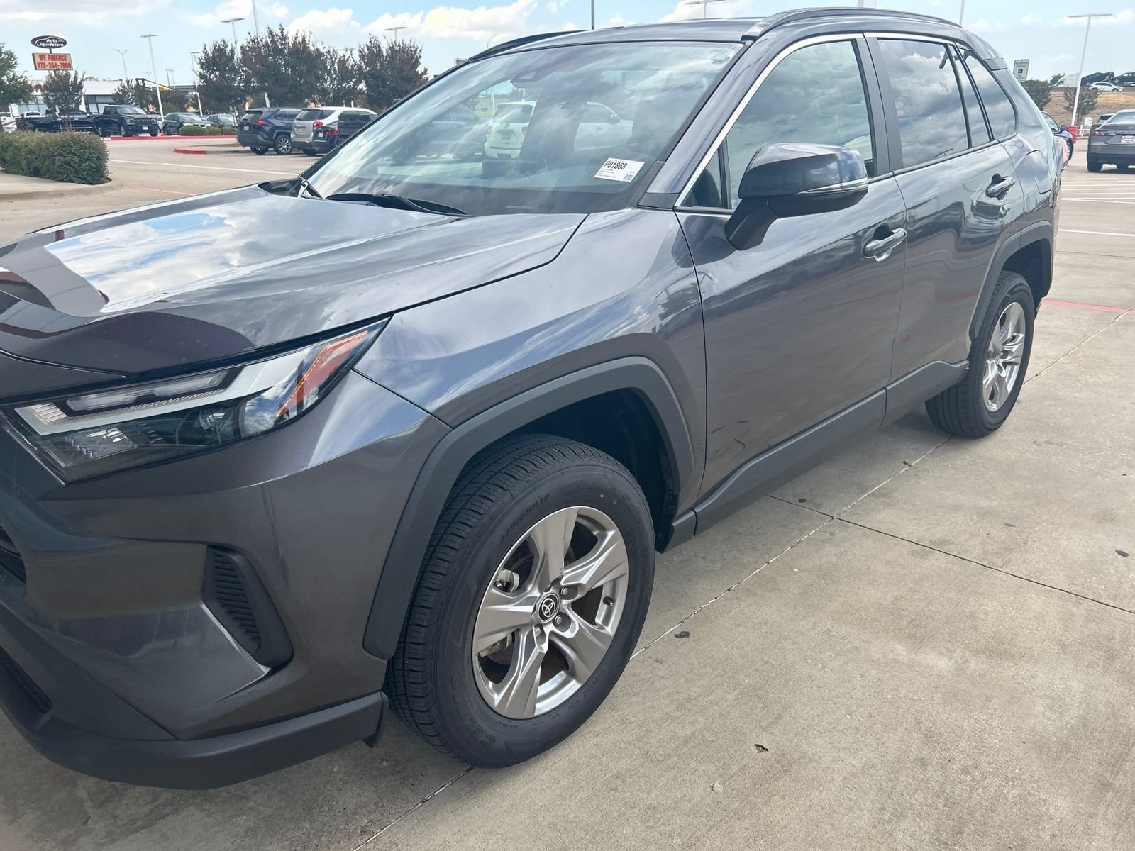 Used 2025 Toyota RAV4 XLE FWD image 27