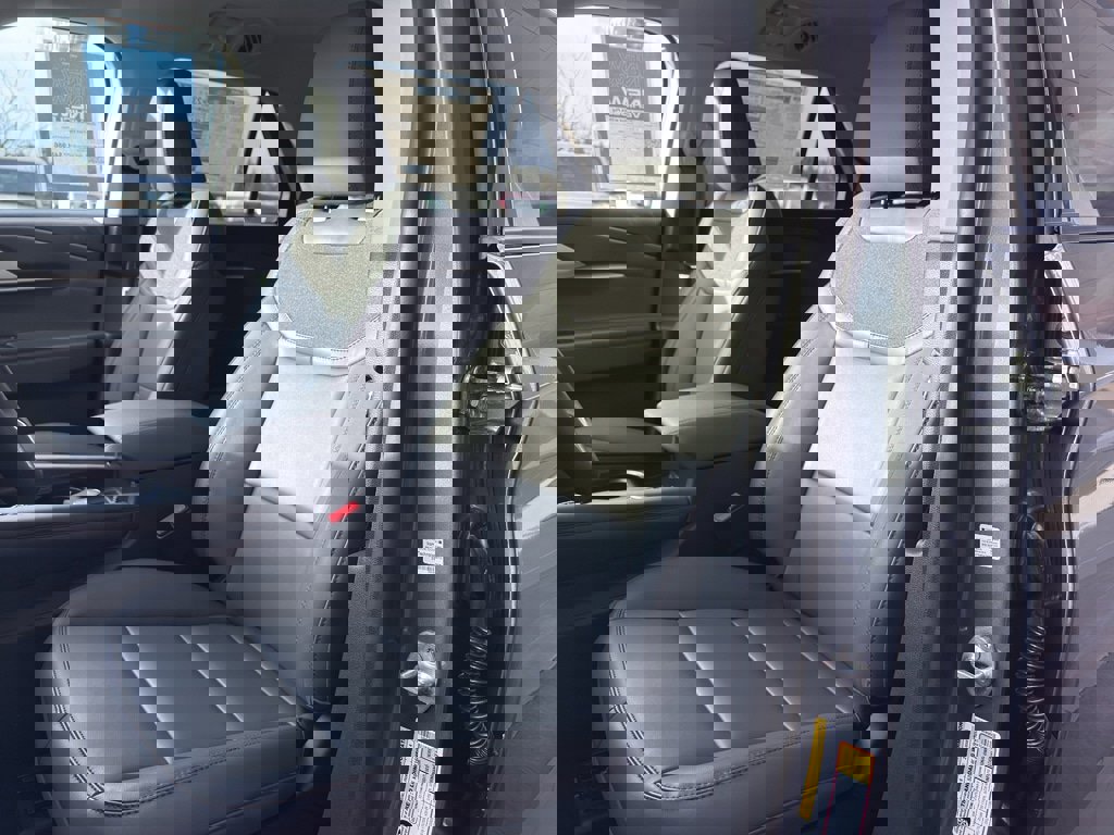 New 2026 Ford Explorer Active w/ Active Comfort Package image 16