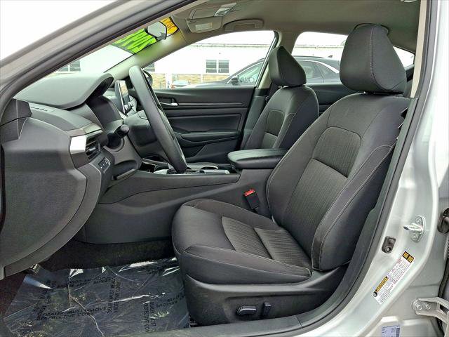 Used 2024 Nissan Altima 2.5 SV FWD image 11