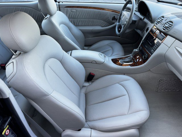 Used 2005 Mercedes-Benz CLK 500 Coupe image 32