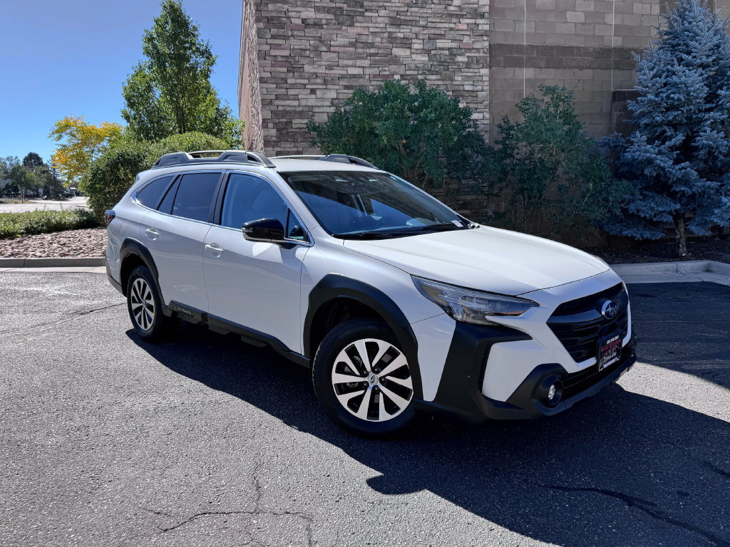 Used 2023 Subaru Outback Premium AWD/4WD image 2