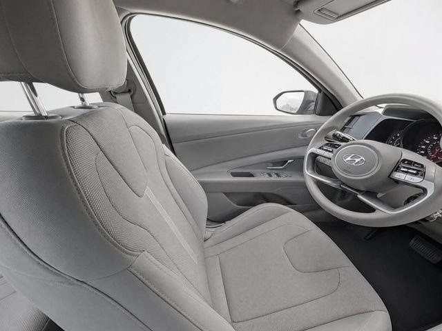 Used 2021 Hyundai Elantra SE FWD image 21
