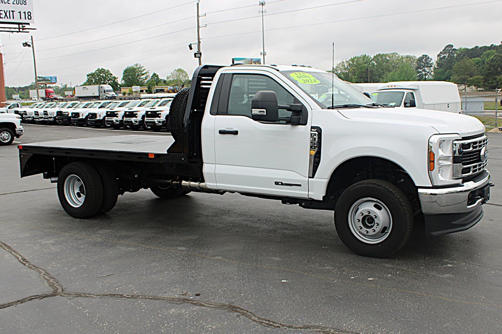 Used 2024 Ford F350 XLT AWD/4WD image 2