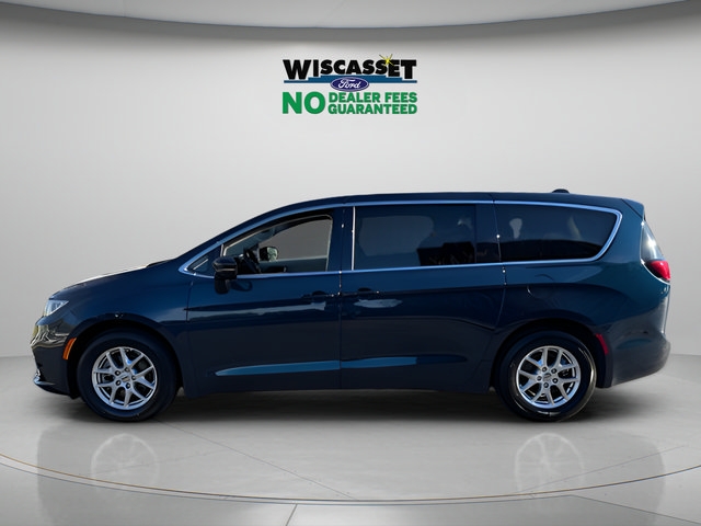 Used 2024 Chrysler Pacifica Touring-L FWD video 2