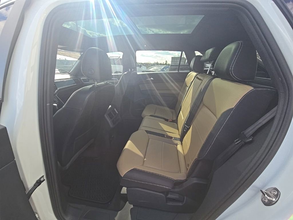 Used 2022 Volkswagen Atlas Cross Sport SEL R-Line image 27