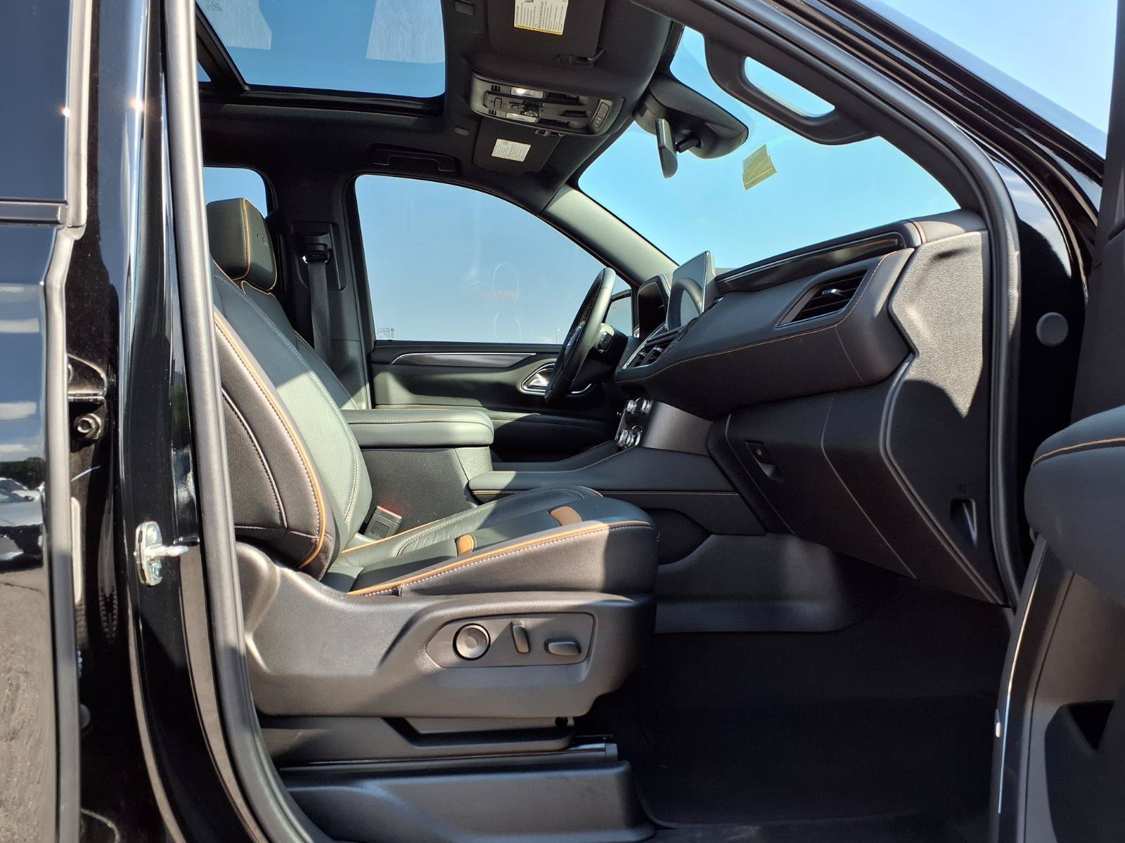 Used 2024 GMC Yukon XL AT4 AWD/4WD image 31