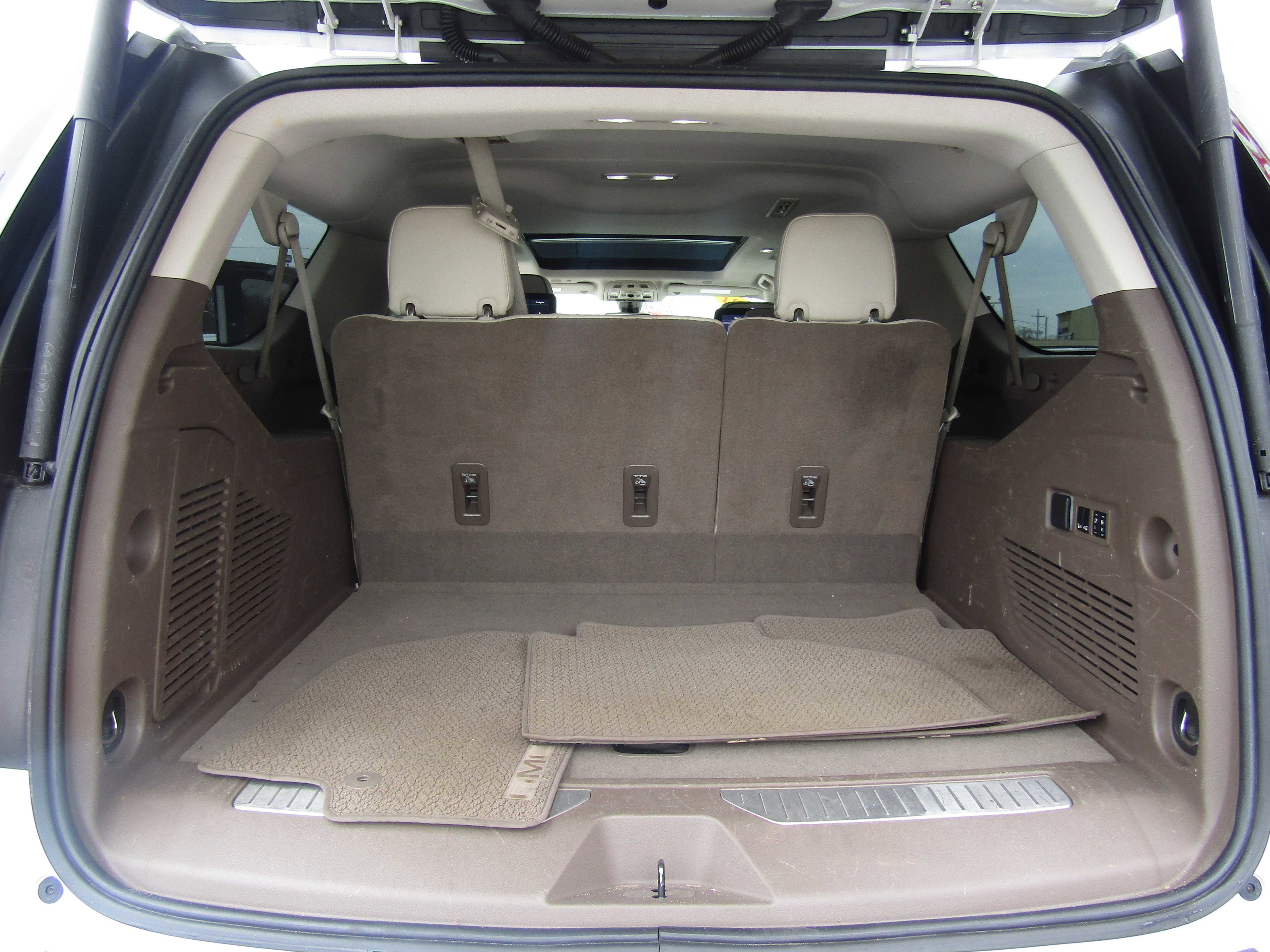 Used 2021 GMC Yukon XL Denali w/ Denali Premium Package image 23