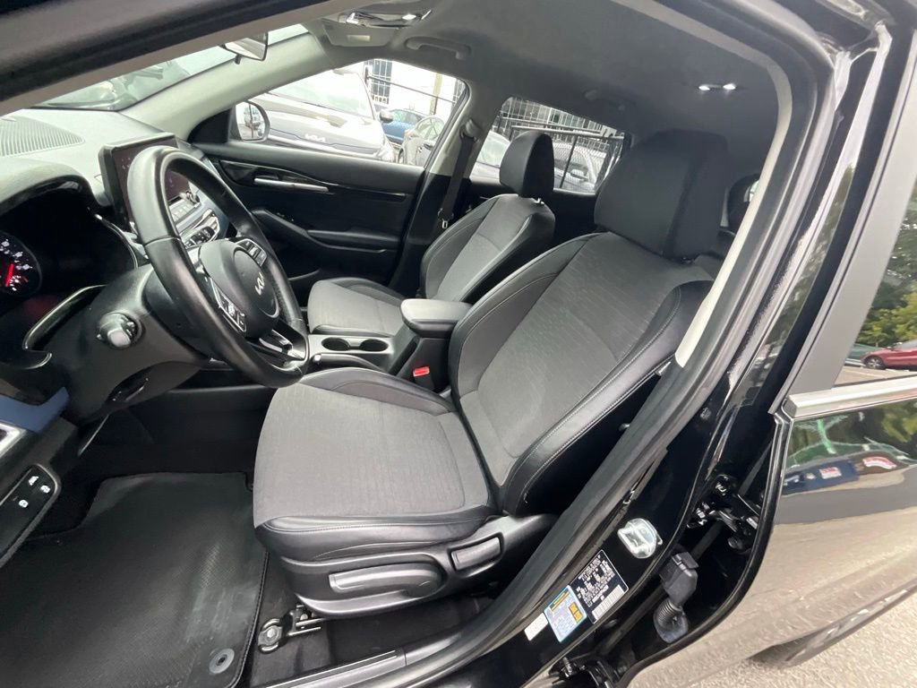 Used 2023 Kia Seltos S w/ Navigation Package image 12