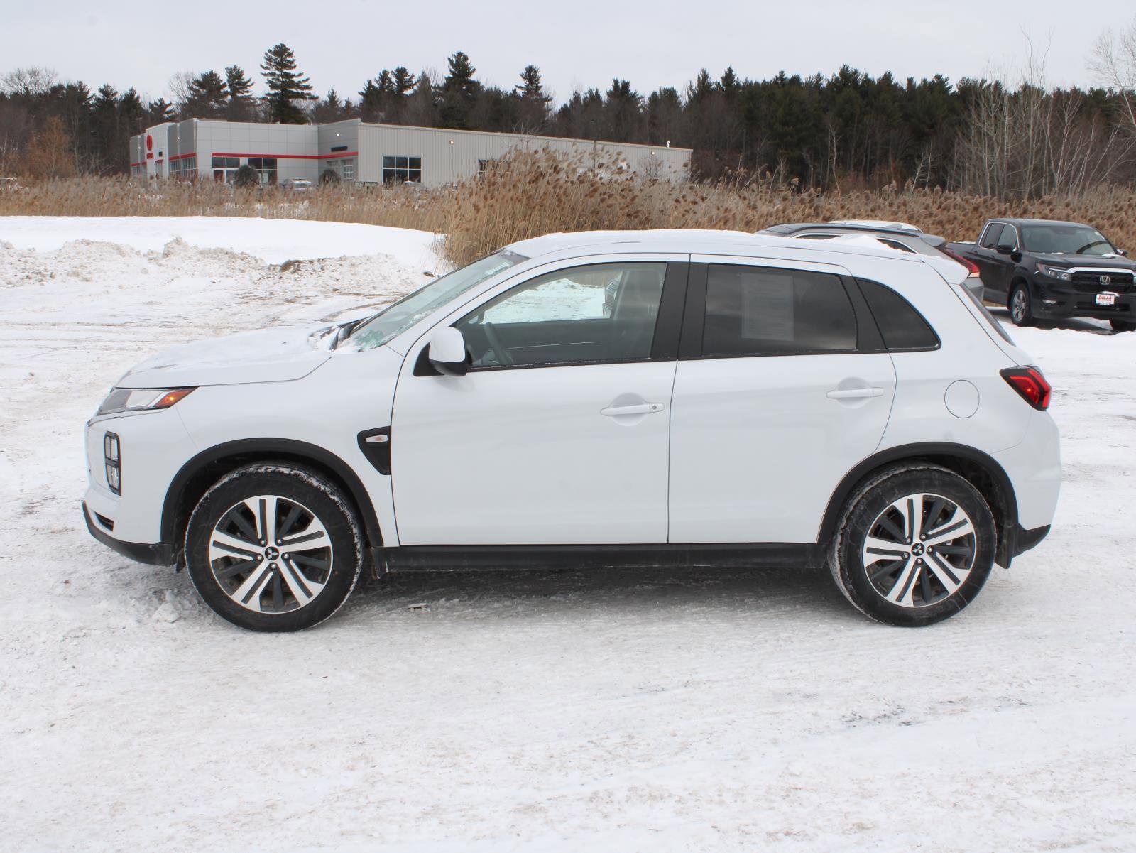 Used 2025 Mitsubishi Outlander Sport ES image 5