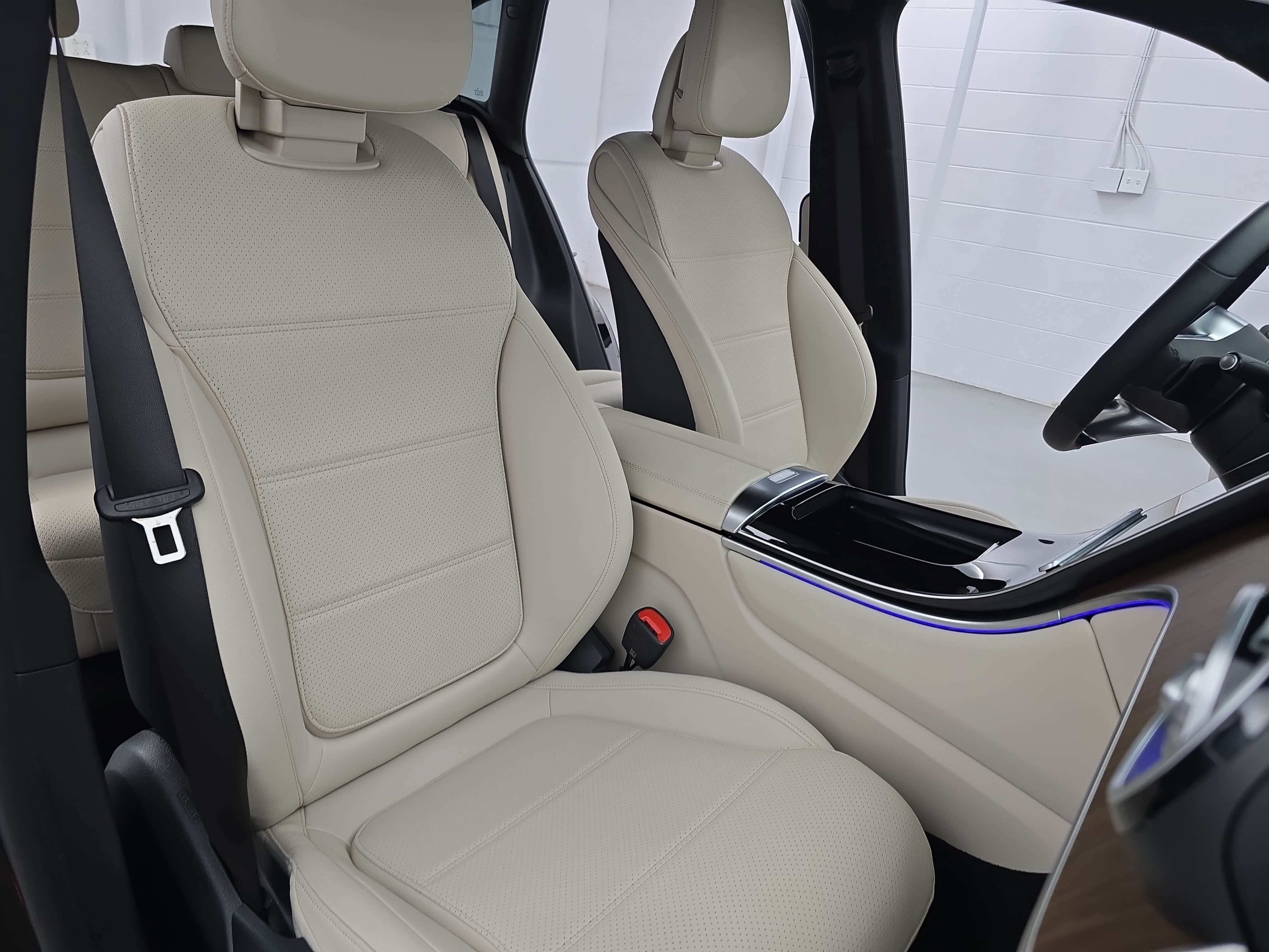 Certified 2026 Mercedes-Benz GLC 300 image 10