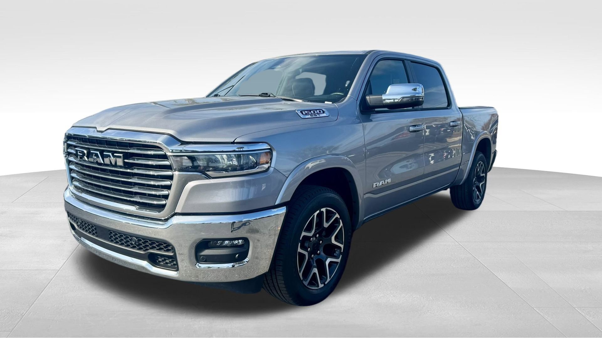 Used 2025 RAM 1500 Laramie image 22