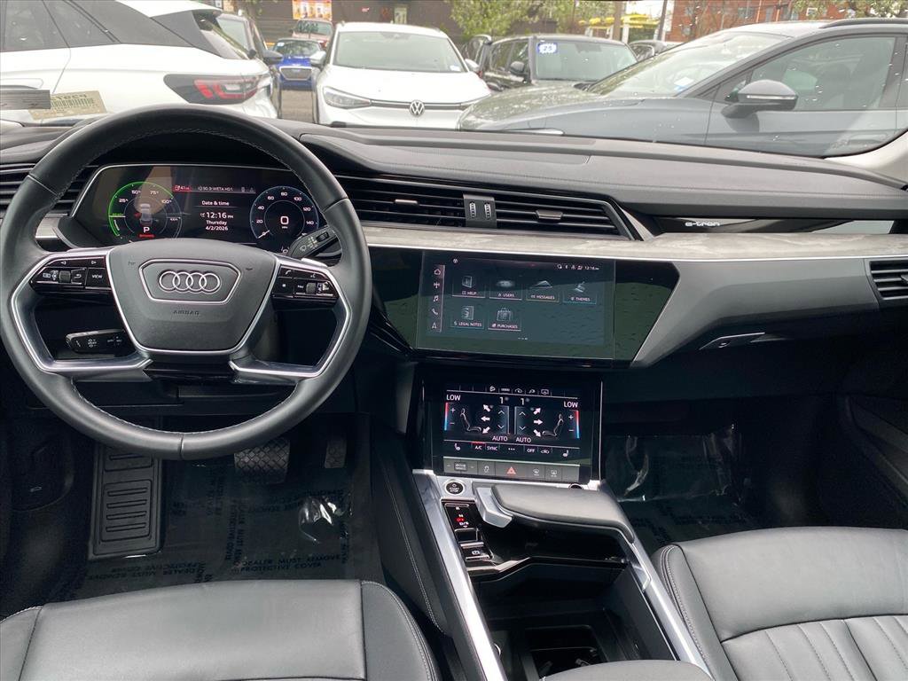 Used 2023 Audi e-tron Premium w/ Convenience Plus Package image 10
