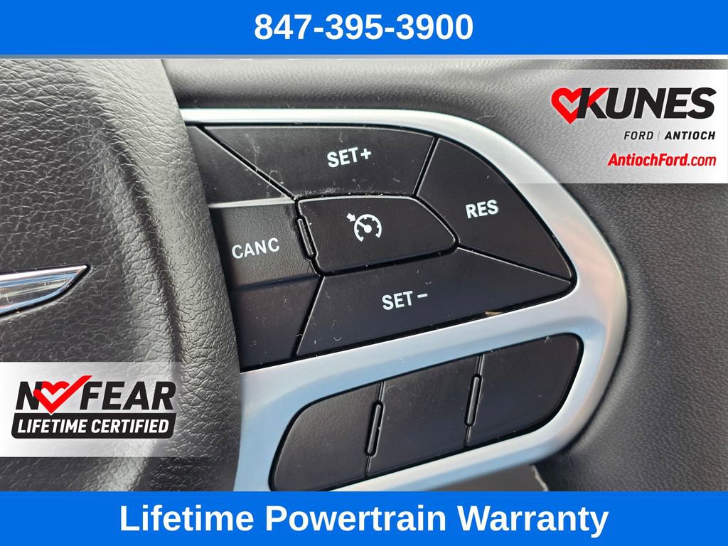 Used 2023 Chrysler Voyager LX image 40