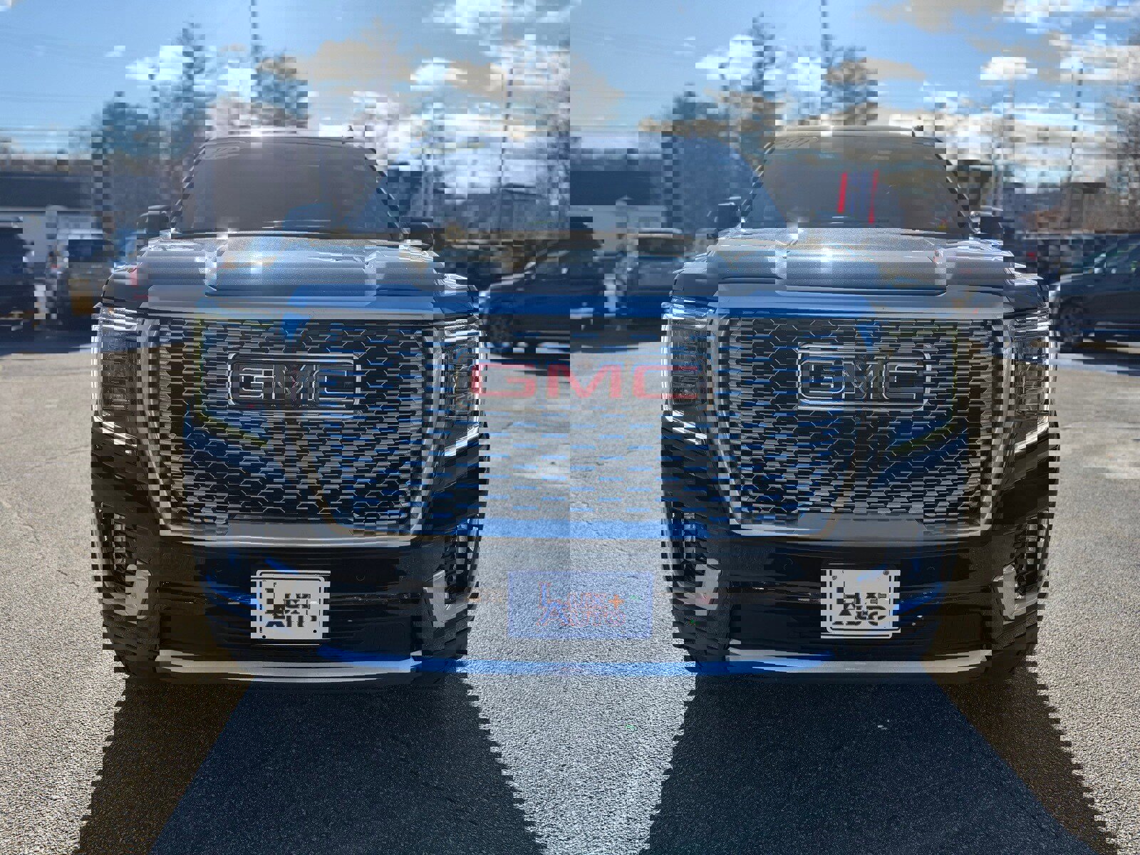 Used 2021 GMC Yukon XL Denali w/ Denali Ultimate Package image 2