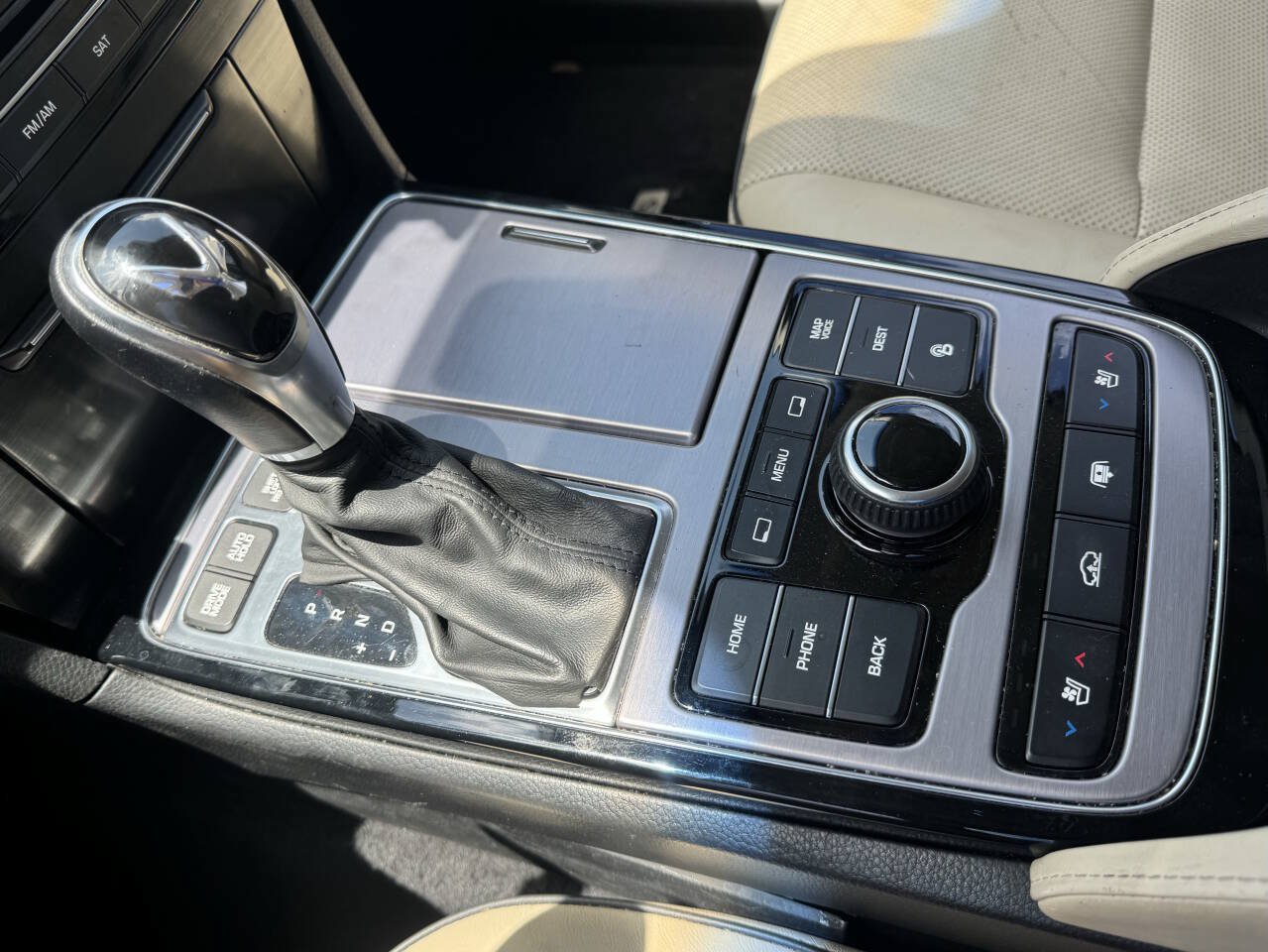 Used 2016 Hyundai Equus Signature RWD image 12
