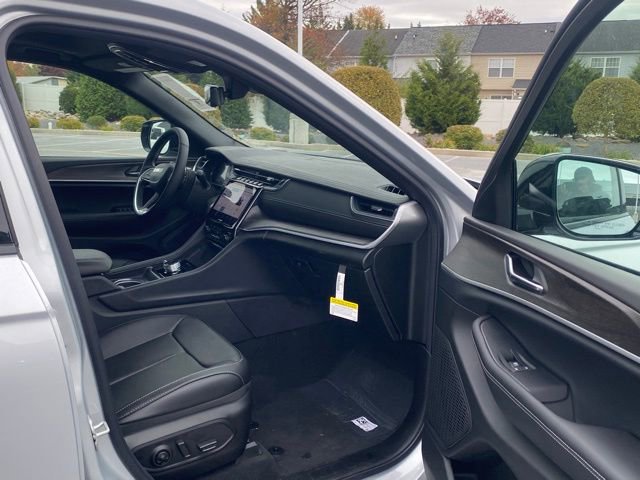 New 2025 Jeep Grand Cherokee L Limited w/ Luxury Tech Group II image 28